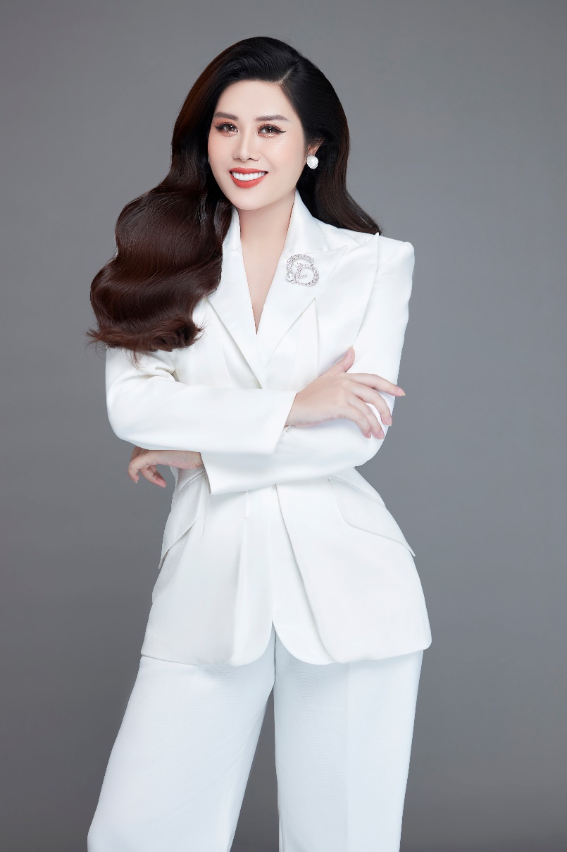 Bà Đỗ Kim Yến – Ceo Tập Đoàn Phạm Kim 