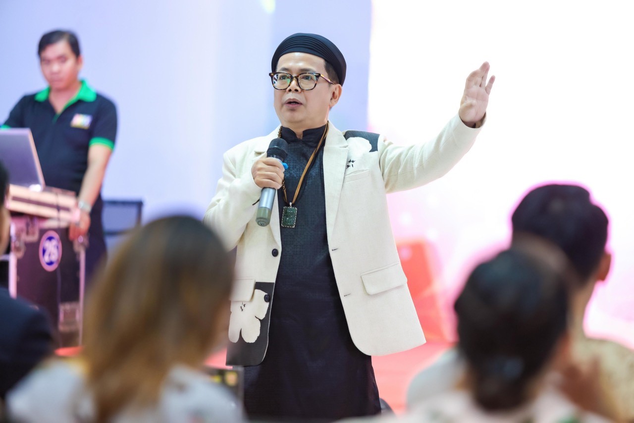 Arnold Đặng Trung Hiếu