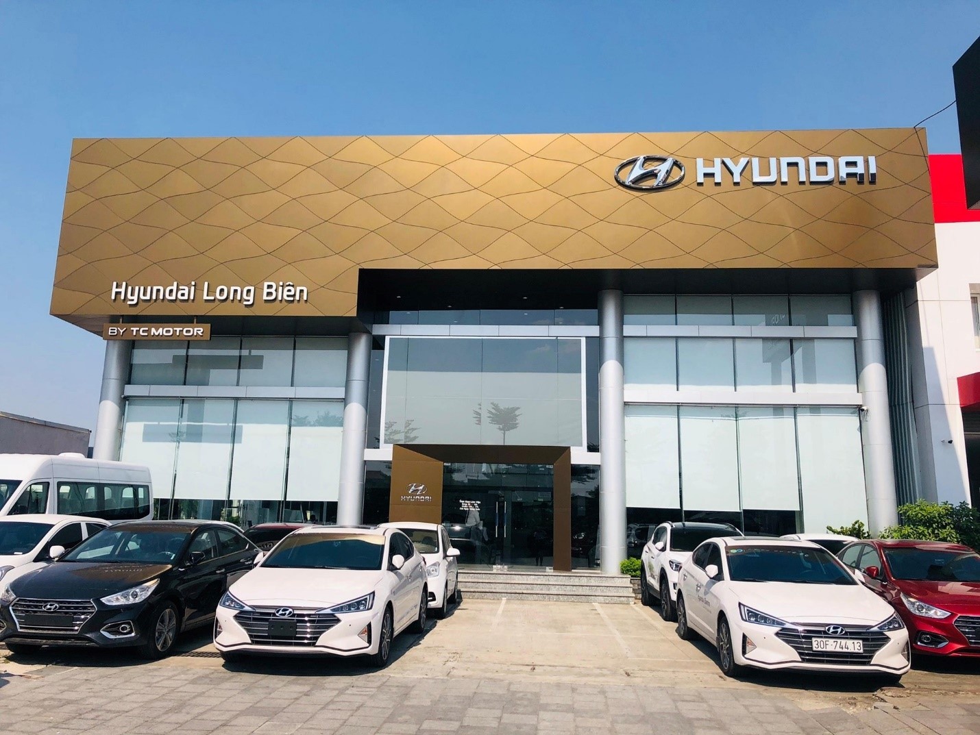 hyundai-long-bien-2-1747281203.jpg