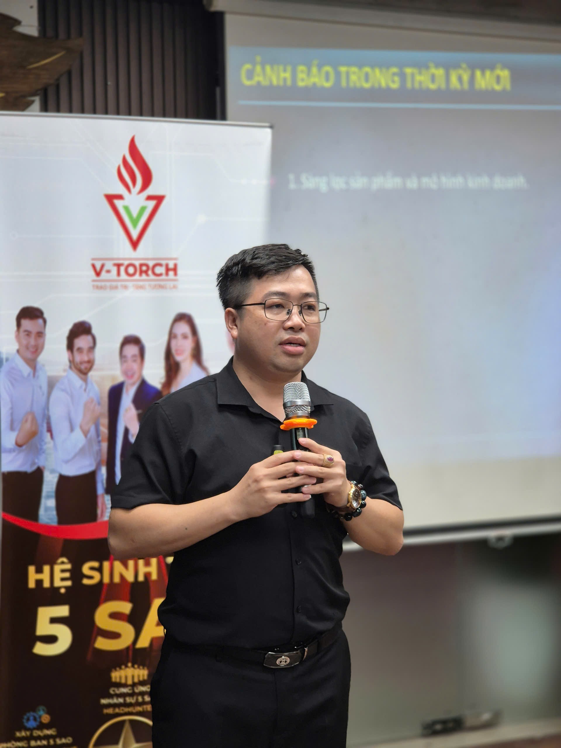 chuyen-gia-robert-tuan-5-1753423402.jpg