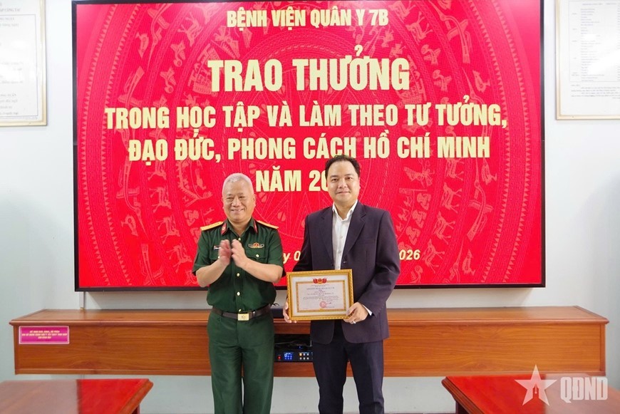 bac-si-do-hong-an-3-1781230520.jpg