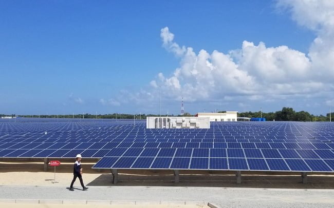 Sang Việt Nam làm pin mặt trời, nhiều tập đoàn Mỹ - Trung thu về cả chục nghìn tỷ đồng mỗi năm