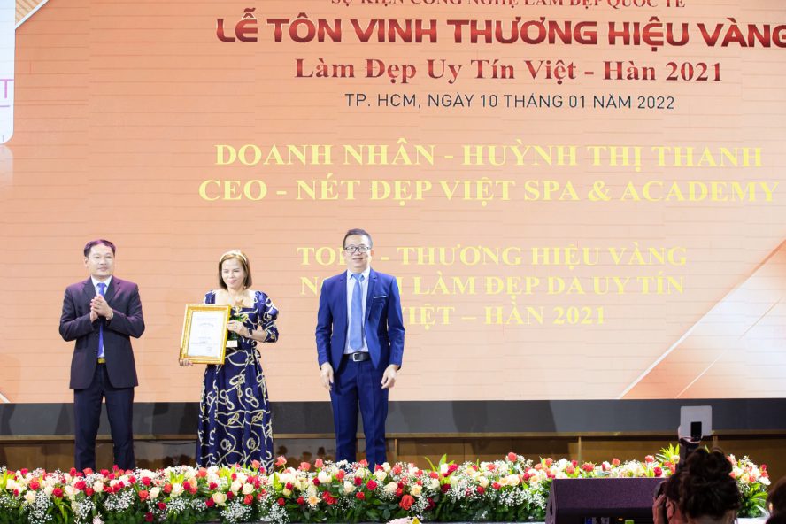 Huynh thi thanh ceo net dep viet spa academy top 3 thuong hieu vang Nganh lam dep uy tin viet han e1642133315682