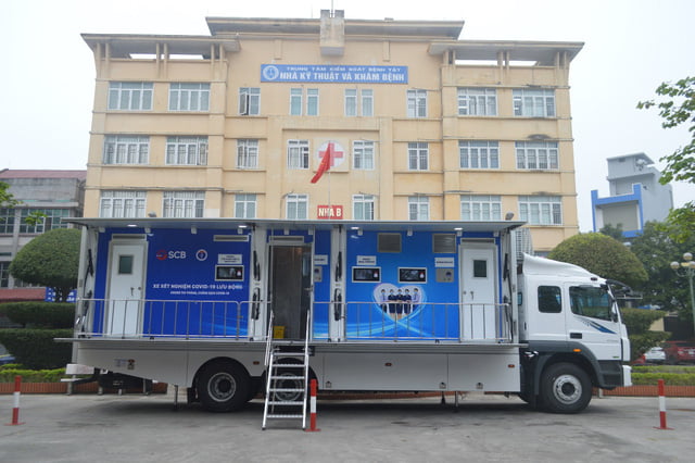 SCB trao tặng xe xét nghiệm lưu động tại tỉnh Thái Bình và Thanh Hóa - Ảnh 3.