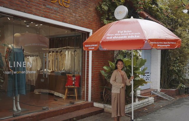 “Chiếc ô kiêu hãnh” đồng hành cùng các nữ doanh nhân Việt - Ảnh 1.