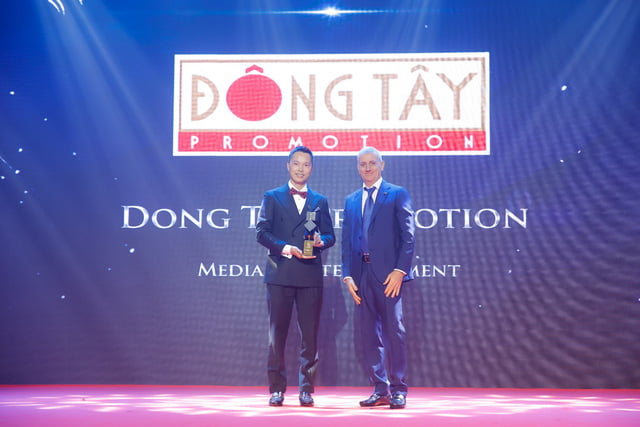 Ngô Kiến Huy, Thúy Ngân tham gia lễ trao giải Asia Pacific Enterprise Awards - Ảnh 1.