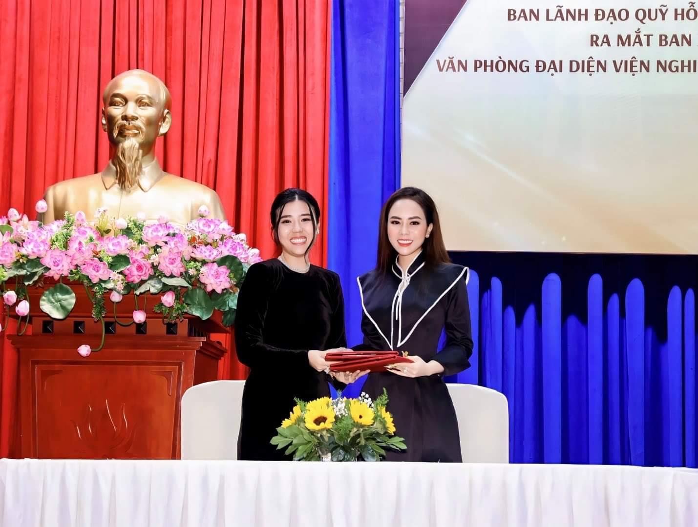 Qua đó bổ nhiệm bà Lê Thị Hồng Thắm được bổ nhiệm vào vị trí Chủ tịch chi hội thẩm mỹ.