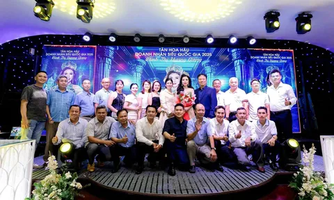 Hoa hậu Đinh Thị Hương Giang tổ chức Thanks Party hoành tráng sau đăng quang