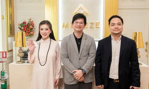 Bác sĩ Đỗ Hồng Ân và Hoa hậu Jennifer Ly thăm phòng thí nghiệm Medeze tại Thái Lan