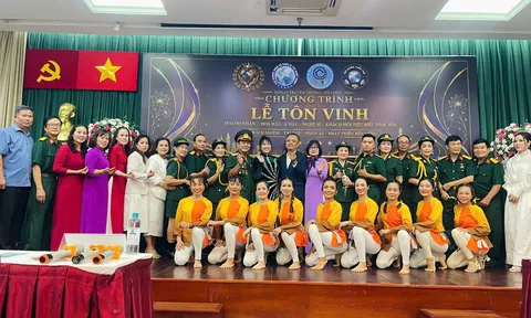Dấu ấn 14 gương mặt Trung tâm Yoga Julia Hạnh tại Lễ tôn vinh vì sức khỏe cộng đồng 2026