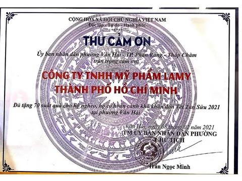 CEO Hoàng My đại điện LAMY COSMETICS ủng hộ hàng trăm phần quà mong muốn bà con Ninh Thuận có cái tết ấm no