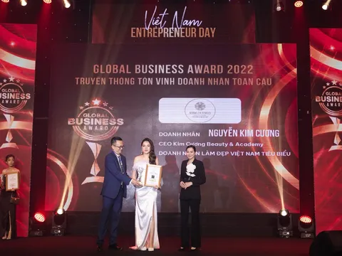 CEO Kim Cương Beauty & Academy – Nguyễn Kim Cương đạt doanh hiệu doanh nhân tiêu biểu