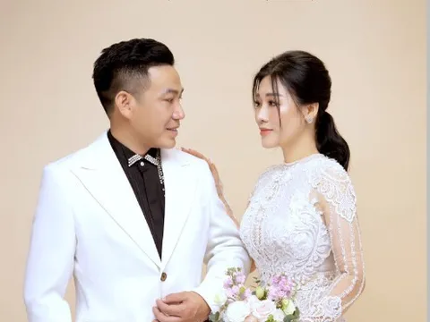 NSƯT Hương Giang chuẩn bị lên xe hoa cùng Nhà báo Xuân Nguyên
