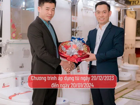 Doanh nhân Đỗ Văn Sáu nhân dịp năm mới 2024 thiết bị vệ sinh Sathaco tặng quà siêu khủng ring vàng 9999