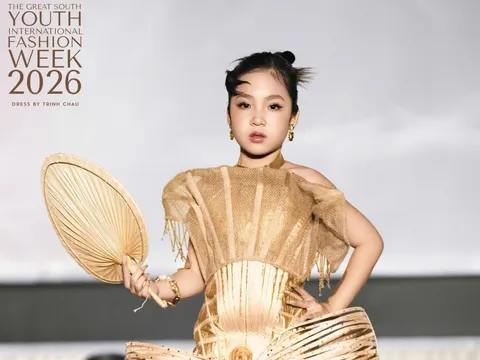 Hành trình từ những bước catwalk đầu tiên đến vị trí Vedette quốc tế của mẫu nhí Alice Hà Anh